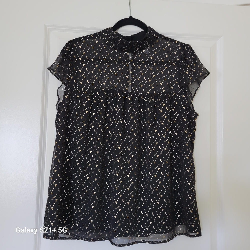 BEAUTIFUL NEVER BEEN USED SIZE LARGE SUMMER BLOWSE BY NEW DAY